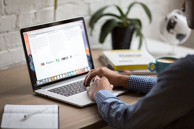 Shopifyで始めるECサイト｜構築方法・構築にかかる費用相場も紹介