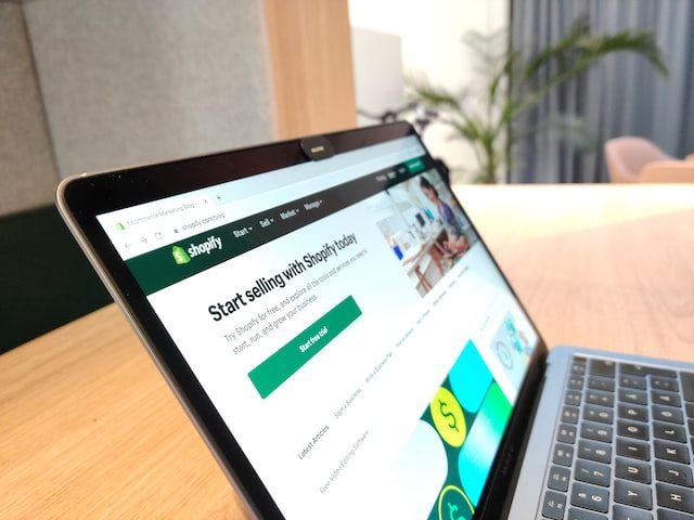 ShopifyでECサイトを構築する方法