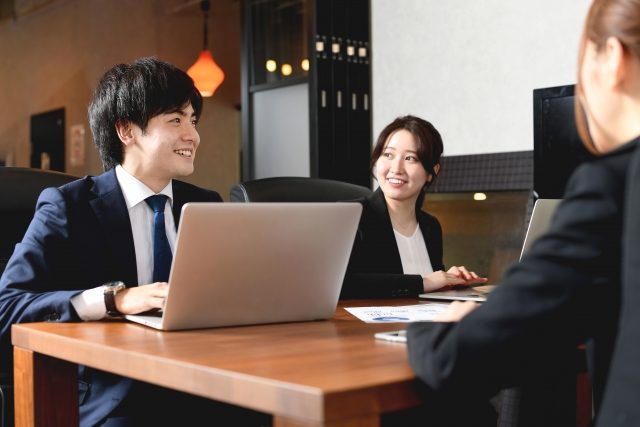 卸売とは？仕組み、小売との違い、成功のコツを解説！卸売業の始め方と戦略 | デジタルトレンドナビ