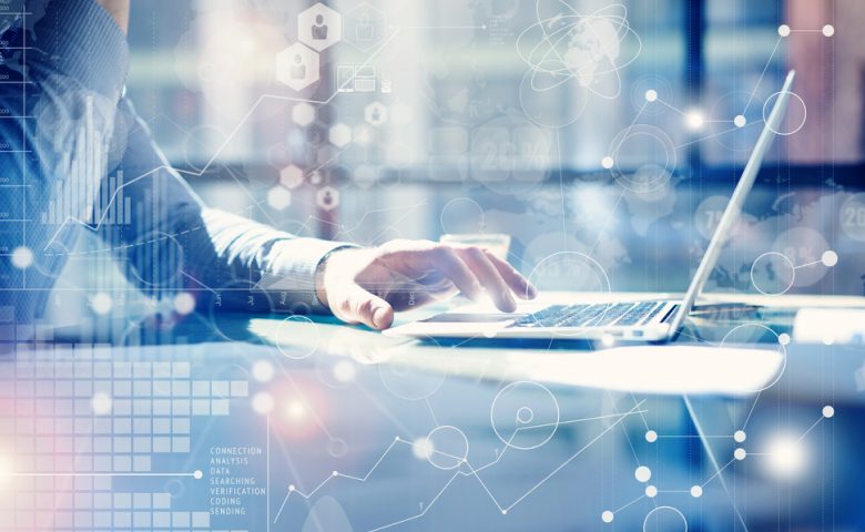 社内システムは外注と内製どちらがよいのか？それぞれのメリットとデメリット