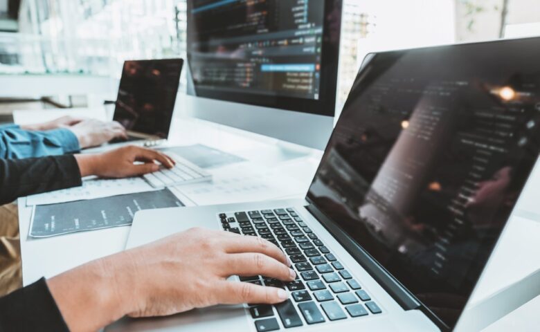 Web開発とは？Web制作との違い、必要なスキル、効果的な開発プロセス