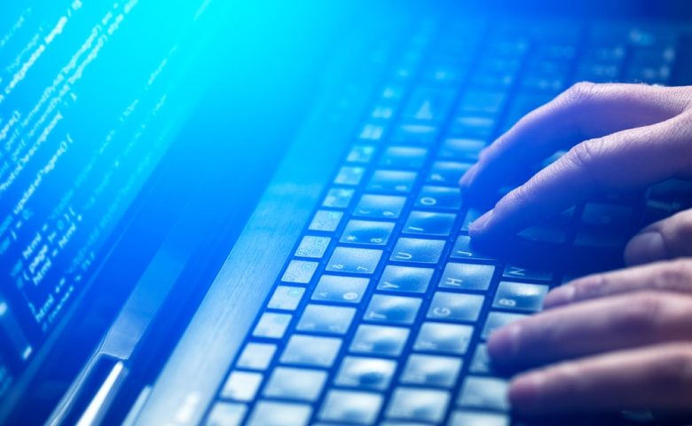 Pythonにおけるsplitの使い方！空白・正規表現・改行での分割方法