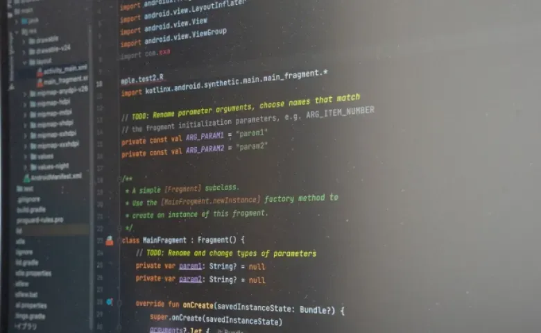 Kotlinとは？Javaとの違いやできること・将来性を解説