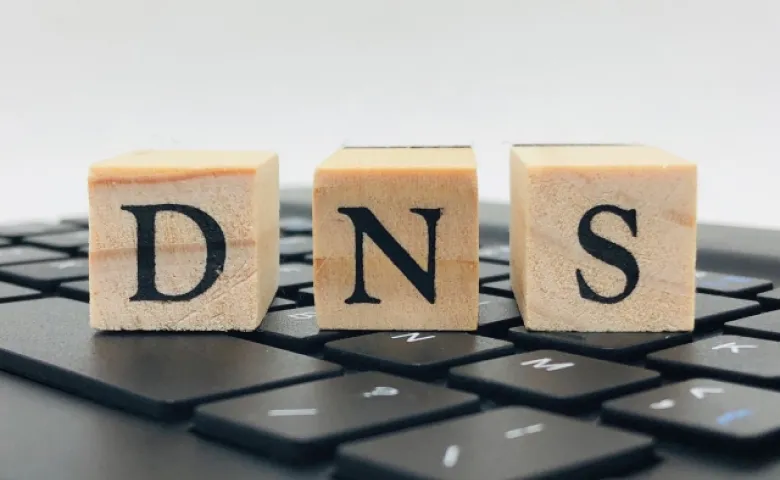 DNSサーバーとは？設定・確認方法やエラーが起こる原因も解説