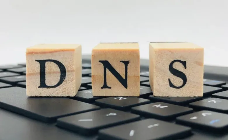 DNSサーバーとは？設定・確認方法やエラーが起こる原因も解説