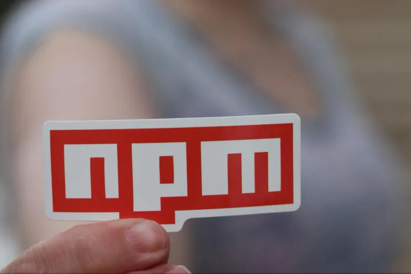 初心者でも安心！npm initコマンドの使い方