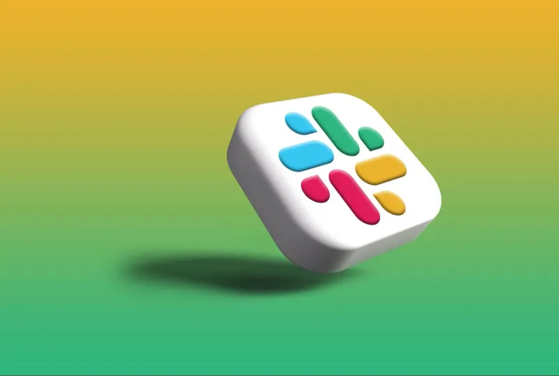 Slackとは？｜注目のビジネスチャットツールのメリットや活用法を徹底解説
